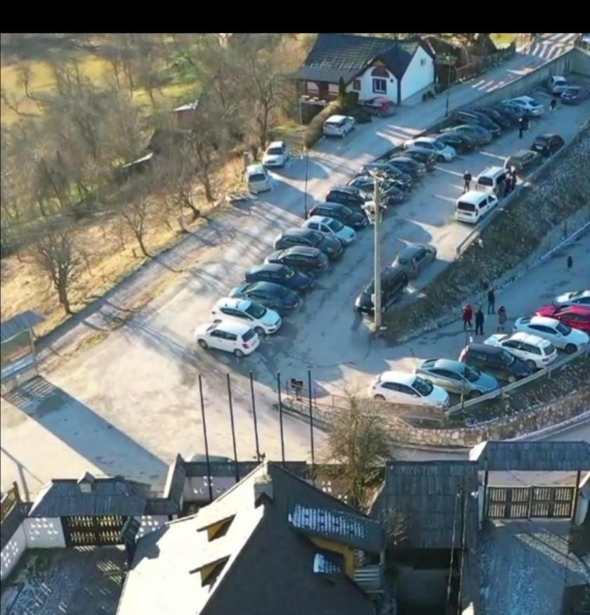 Apartamento Tri Bagrema Km Mokra Gora Exterior foto