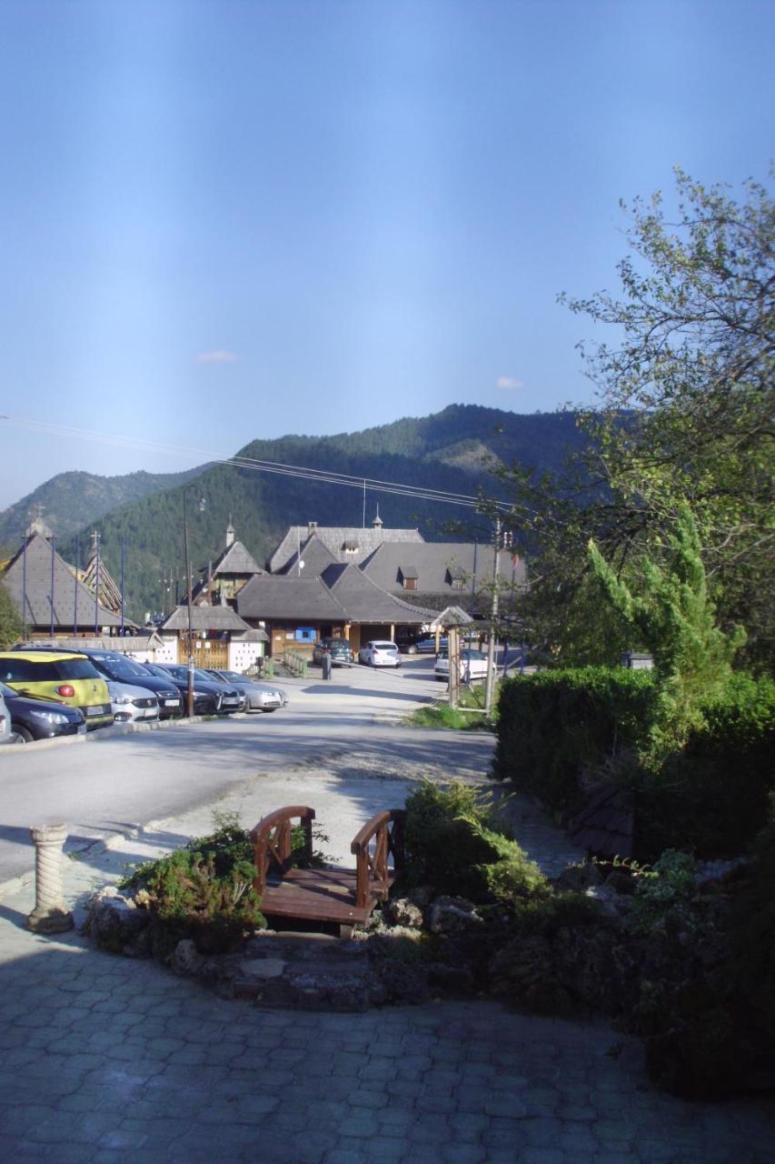 Apartamento Tri Bagrema Km Mokra Gora Exterior foto